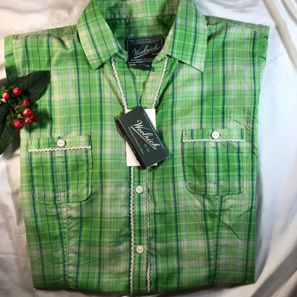 VNTG INSPIRED PLAID BLOUSE
